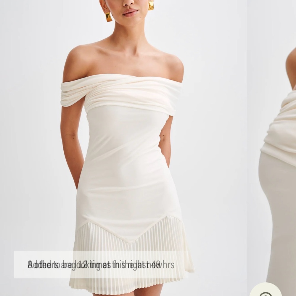 Meshki Elegant Off-Shoulder  Off White Dress size Medium